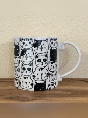 Spectrum Designz Kitty Cat Friends Cat Repeat Face Mug 21oz  Pink Inside